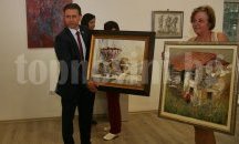 20 картини от общо 50 бяха продадени на благотворителна изложба в Плевен