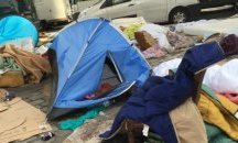 В Париж евакуираха импровизиран бежански лагер