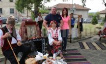 "Обичаите по нашенски" представят самодейци в Новград