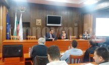 Земеделски стопани от Русенско обсъждаха зимуването на пчелните семейства