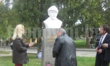 В Плевен беше открит нов паметник на поета Никола Ракитин