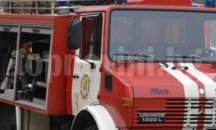 Пожар в изоставена барака засегна две коли