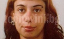 Издирват 33-годишна жена с пиърсинг на устната и татуиран дракон на ръката