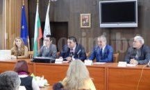 Областна администрация и РИО - Русе отличиха изявени учители и преподаватели