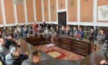 Млади учители гостуваха на кмета по повод Деня на народните будители