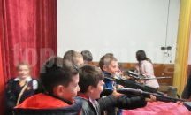 Полицаи за един ден станаха четвъртокласници от сливенските училища