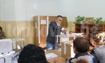 Стефан Радев гласува за сигурност в държавата и победа на разума над популизма