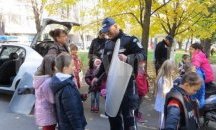 Пътни полицаи изнасят уроци по безопасно движение пред пловдивски деца