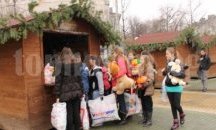 Раздават играчки на деца в Хасково и селата