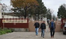 Бум на заразни болести в бежанския център в Харманли, властите отричат