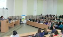 Министър Русинова се срещна със студенти и преподаватели в Русенския университет