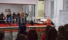 Клуб по състезателни дебати организираха младежите от ОМД - Русе