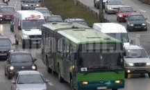 Лек автомобил удари автобус на градския транспорт в София, има пострадали