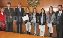 Ученички от Плевен се заеха управлението на общинската администрация