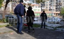 Мъж скочи от покрив на блок в Хасково