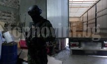 Спипаха близо 900 мастербокса контрабандни цигари, укрити с памперси (снимки)