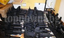 Задържаните за незаконни картечници не знаели, че оръжията са бойни