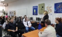 Ученици от Икономиката в Шумен се срещнаха с млади и успешни предприемачи