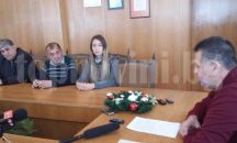 Кметът на Разград връчи парични награди на състезателка по стрелба с лък и нейния треньор