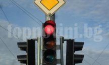 Започва изгражането на нов светофар до гробищата в „Кичук Париж“