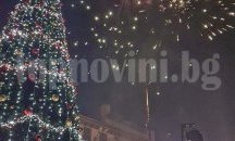 Дядо Коледа като алпинист в Петрич