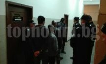 Освободиха 3-ма непълнолетни, участвали в бунта в Харманли
