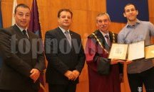 Магистър по изящни изкуства е носител на общинската академична награда, кметът Даниел Панов връчи отличието