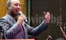 Руслан Мъйнов и Плевенската филхармония ще изнесат Коледен концерт в Благоевград