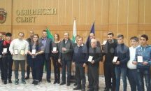 "Лудогорец" дари премиите си от "Спортист на годината" на сираче от Хитрино