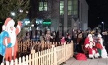 Грейнаха светлините на Коледната елха в Разград