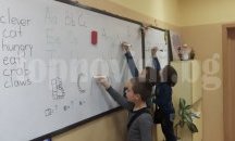 Деца от групи по английски език изнасят коледен концерт в Бургас
