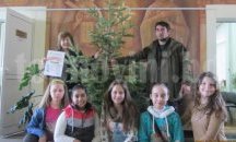 Горските стопанства в Смядово и Върбица подариха елхички на читалища и образователни институции