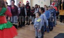 Дядо Коледа раздаде подаръци на децата от Ценово