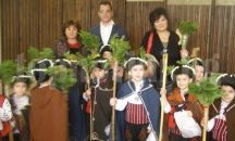 Малки коледари гостуваха в Община Добрич.