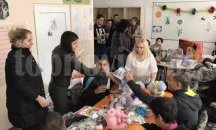 Дарители изпълниха коледни желания на над 140 деца в нужда от Разградско