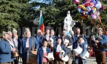 Коледари наричаха за здраве и берекет в Казанлък