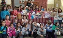 Пловдивски ученици приготвиха коледни подаръци за болни деца