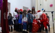 Децата от Долна Студена посрещнаха Дядо Коледа