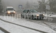 Два автомобила и снегорин са катастрофирали на пътя София - Самоков (обновена)