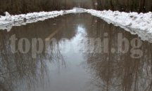 Река Велека преля и заля пътя за Царево, местните са разтревожени