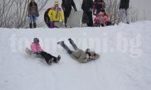 Удължиха ваканцията на учениците на много места