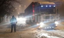 Аварирал камион блокира пътя Граматиково - Малко Търново