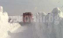 Шуменските пожарникари измъкнаха няколко души, закъсали в преспите в района