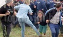 Осъдиха унгарската операторка, която спъна бежанец