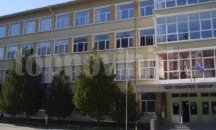 Завръщането на учениците в класните стаи протича нормално