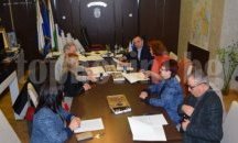 Увеличават заплатите на бургаските учители с над 10 %