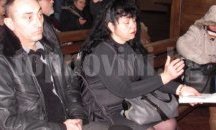 Музейни служители и колекционер на съд за кражба