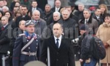 Новият президент Румен Радев приема караула