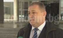 Депутат, усвоил чужд имот и общински път, се опита да спре разследване срещу него