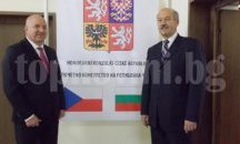 За първи път консулство приема студенти на практика